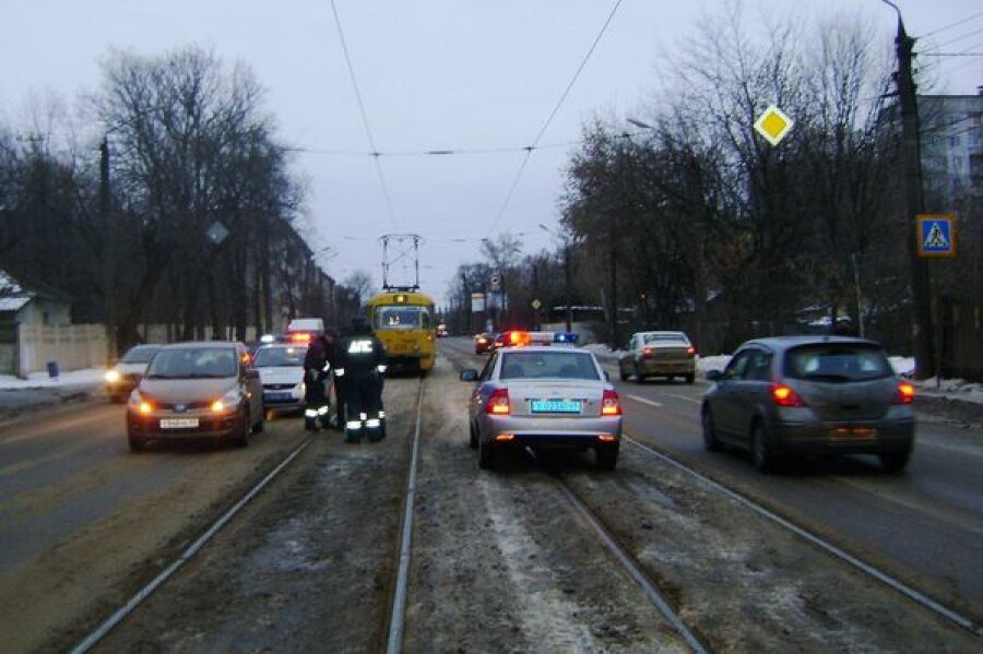 Женщину сбили на пешеходном переходе на улице Благоева в Твери