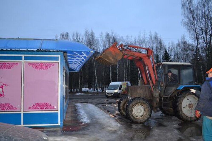 В Твери стало одним незаконным торговым павильоном меньше