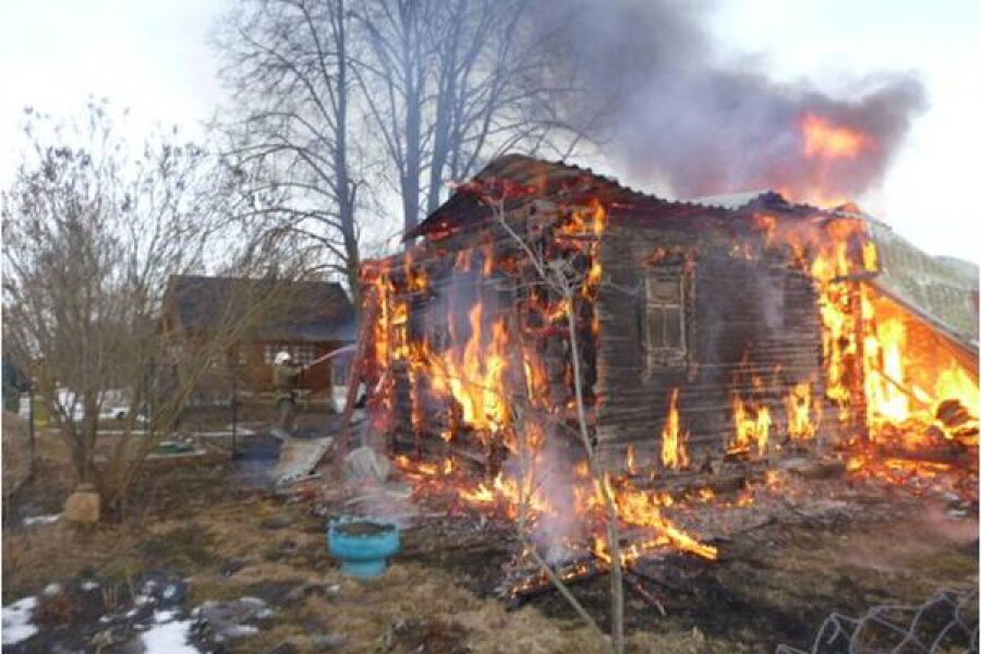 В Конаковском районе сгорела дача