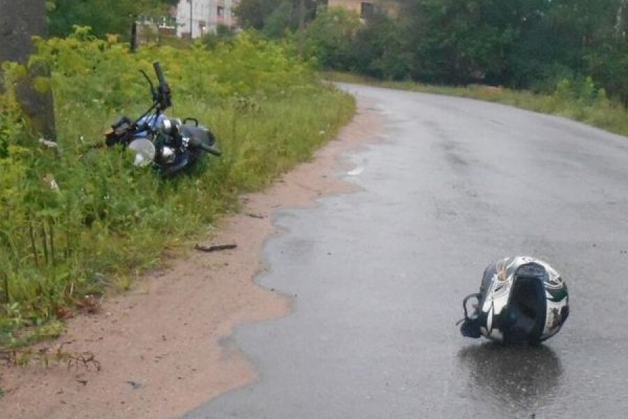 В Торопце погиб 17-летний мотоциклист, врезавшийся в столб