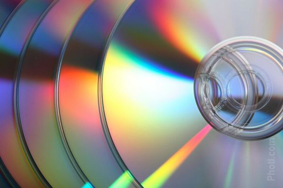 Более 600 «пиратских» DVD-дисков изъяли в одном из торговых центров Твери