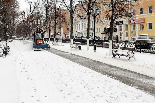 уборка снега в Твери-Радищева